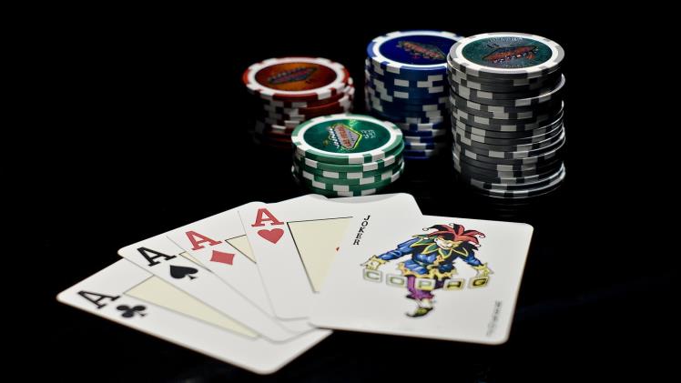 The Evolution of Casino Games From Traditional Tables to Online Entertainment